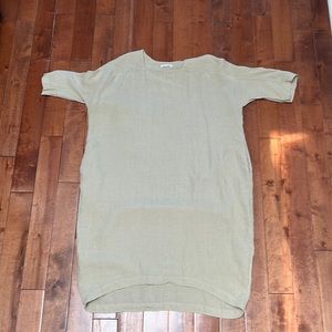 Black Crane linen dress. Size large. Soft/light green.